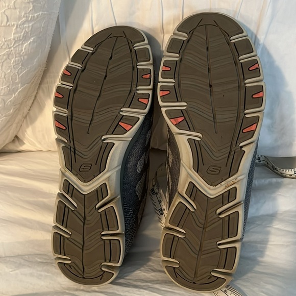 Skechers ladies Memory Foam slip on sneakers Gray w/ pink Sz 7 s/n22758TX EUC - Picture 7 of 7